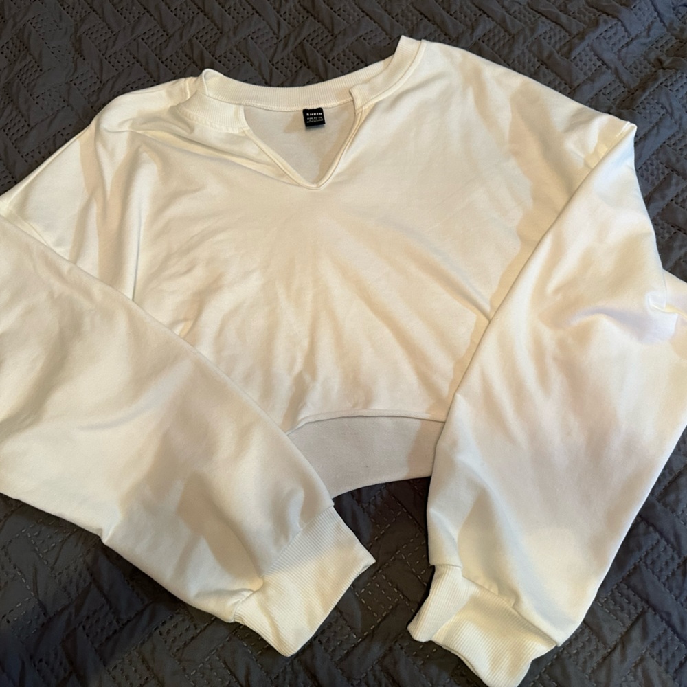 Split neck dropped shoulder cropped pullover
